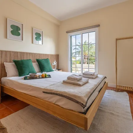 Retreat - By Wehost Holiday home *